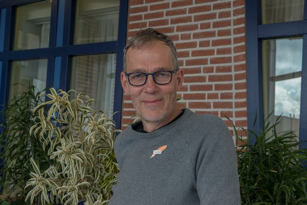 André Broeks ontvangt pluimt André Broeks