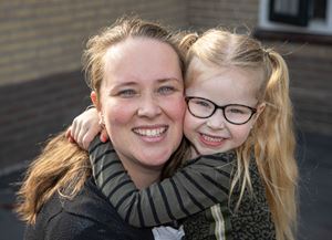 Chantal van Dyk met dochter Chantal van Dyk met dochter