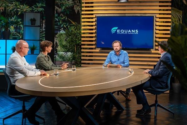 Aan tafel bij webinar Equans Aan tafel bij webinar Equans