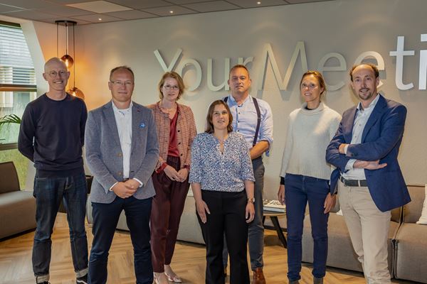 Deelnemers van het excellent programma: Bart Witte, Jan Willem de Groot, Lieke Poot, Heleen den Hertog, Peter ter Horst, Esther Zeinstra en Rutger Zuurmond. Groepsfoto van de deelnemers van het excellent programma