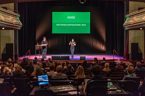 wetenschapsavond presentatie in zaal