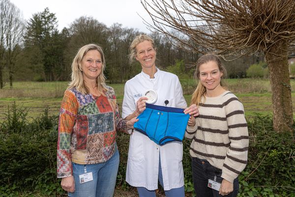 Droogbedcentrum Anneminke Drost (pedagogisch medewerker), Marleen Trompetter (uroloog) en Fabiënne Hoogeveen (kinderverpleegkundige).