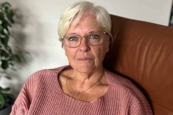 An van Houten kreeg borstkanker en werd geopereerd in het Isala Behandelcentrum Portret van An van Houten in haar woning