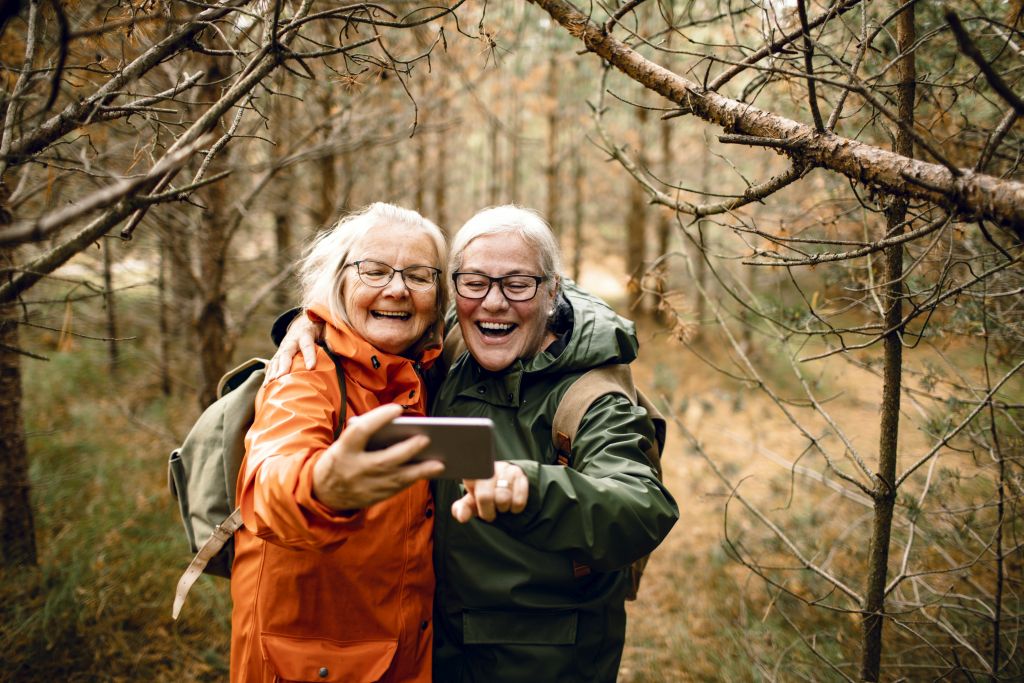 2 vrouwen in het bos campagnebeeld Gezond leven punt